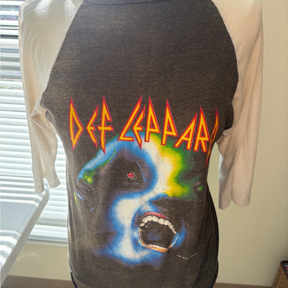 Def Leppard Hysteria Tour Tee 1987 Tagged HANDTEX Size Large Raglan Sleeves USA